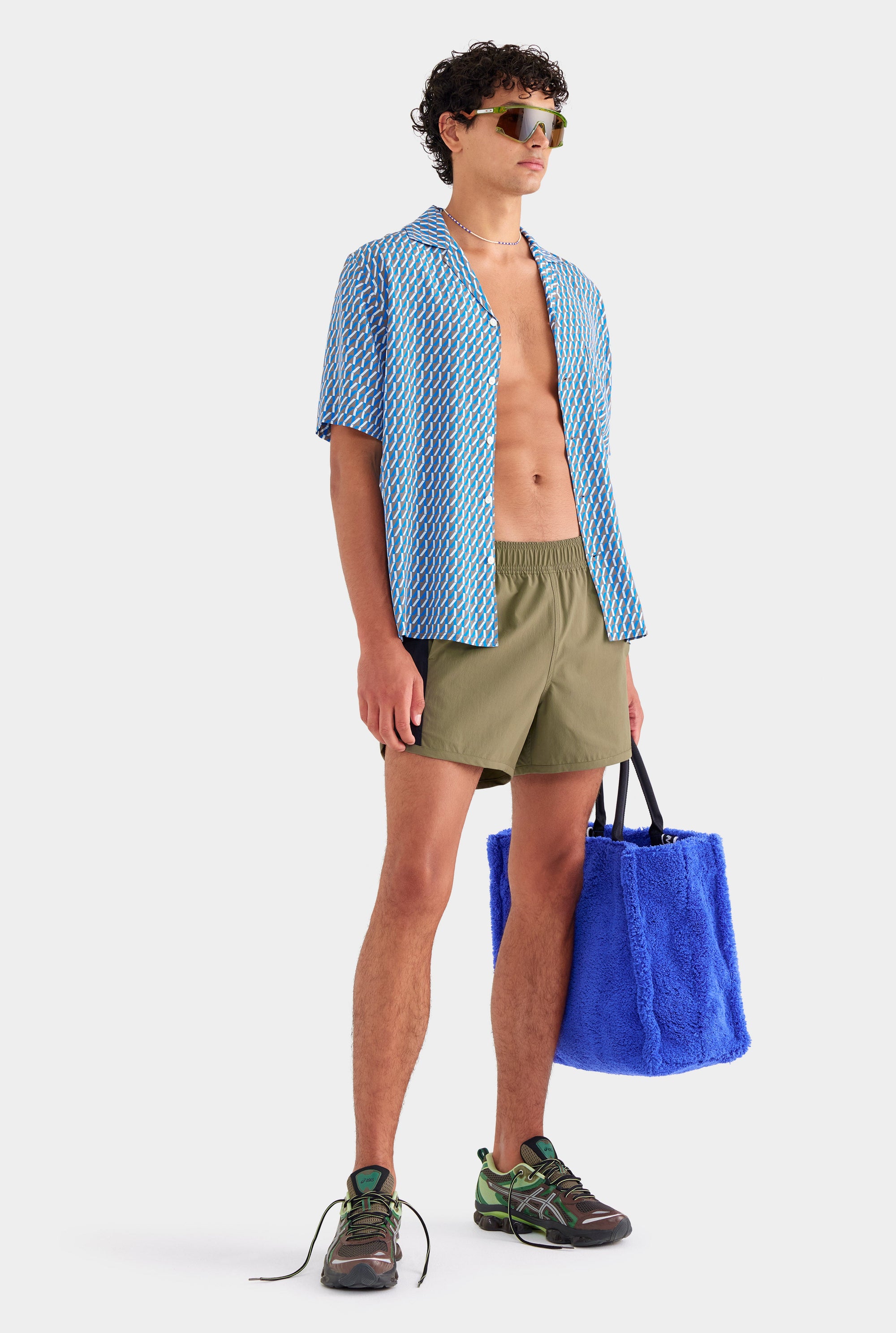 Flat Hem Short Sleeve Silk Camp Collar Shirt - Chocolate/Blue V Monogram