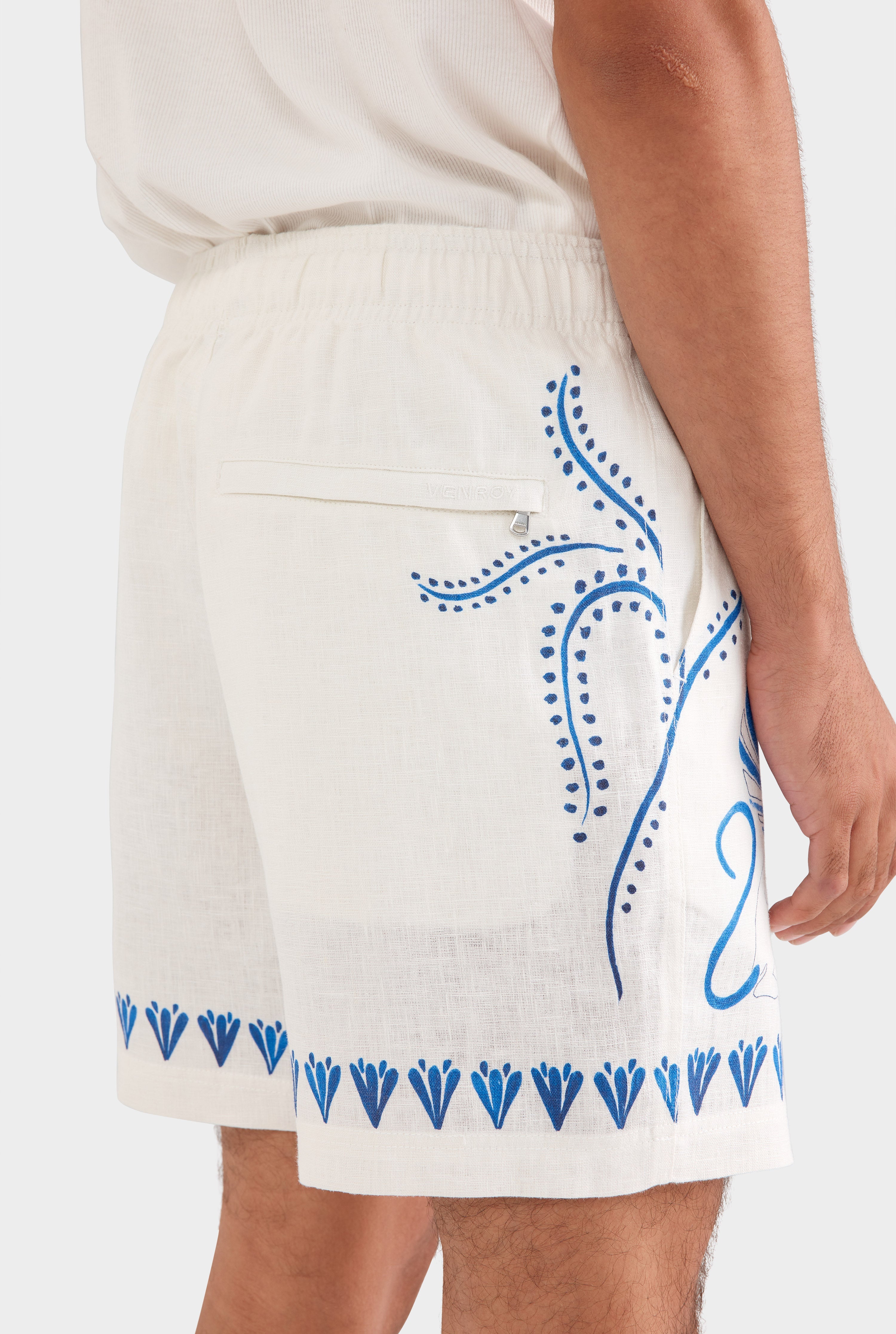 Printed Lounge Short - Off White/Blue Ceramic Scene