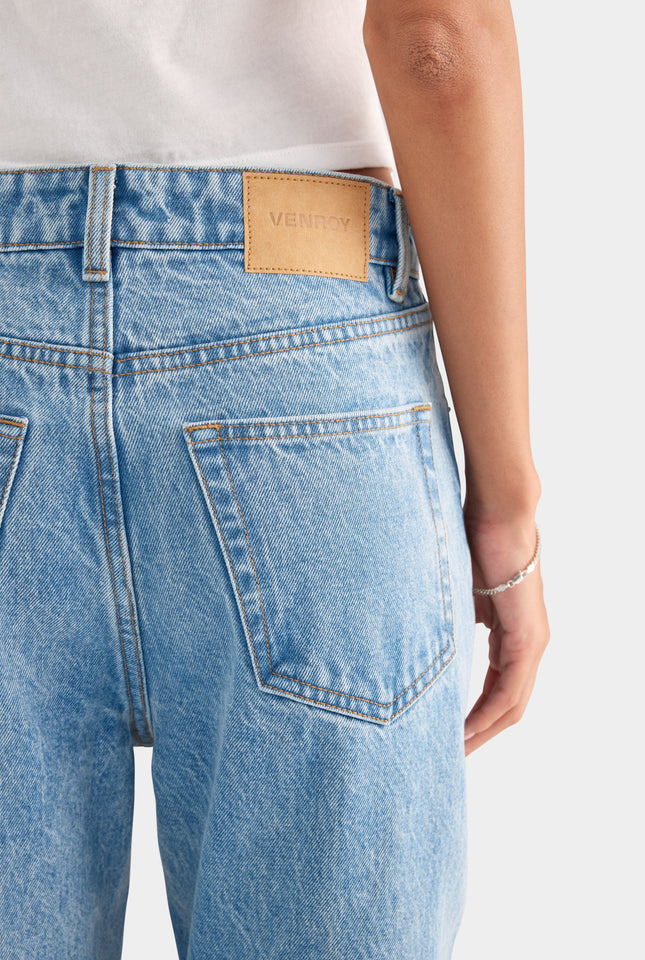Straight Leg Jean - Light Blue
