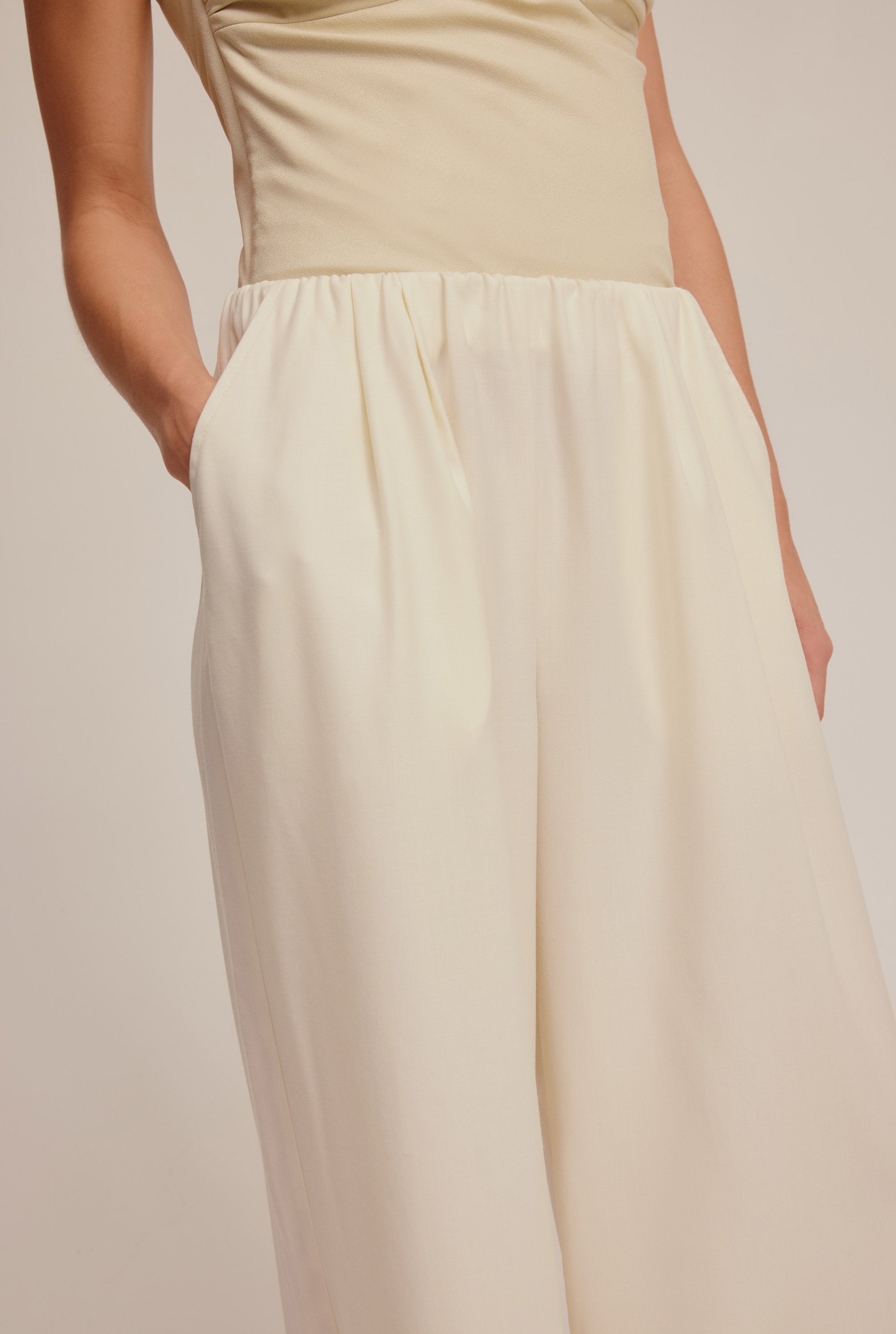 Relaxed Wool Wide Leg Trouser - Cream